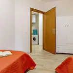 La Marina *